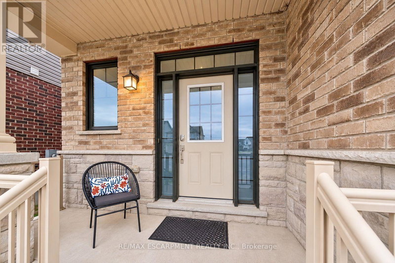 Image 2 of listing MLS® X14088366