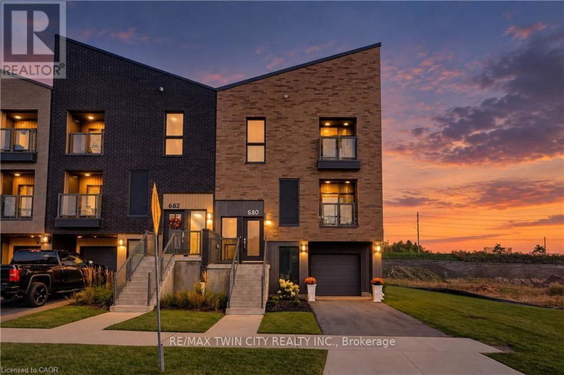 Image 3 of listing MLS® X14089120