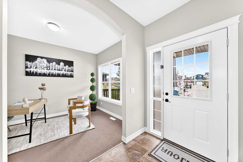 Image 2 of listing MLS® A2343696