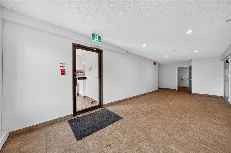Image 3 of listing MLS® A2351293
