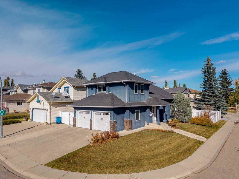 Image 1 of listing MLS® A2352248