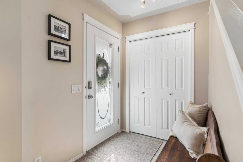 Image 3 of listing MLS® A2352551