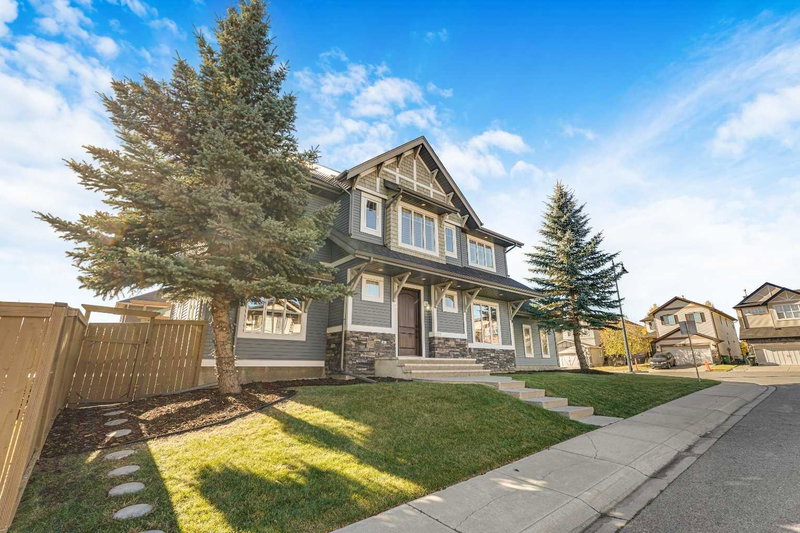 Image 2 of listing MLS® A2352785