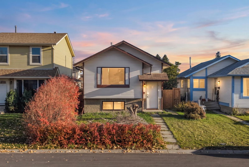 Image 1 of listing MLS® A2352844
