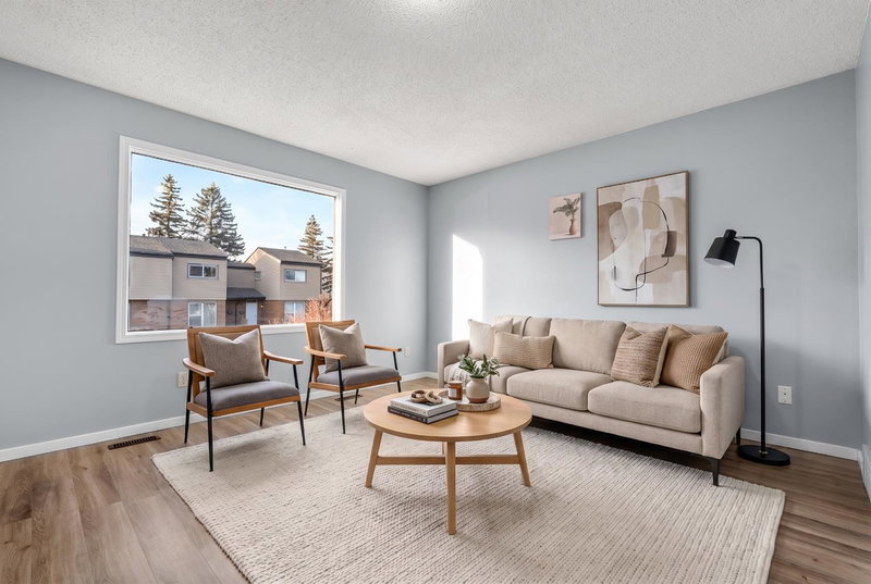 Image 2 of listing MLS® A2352844