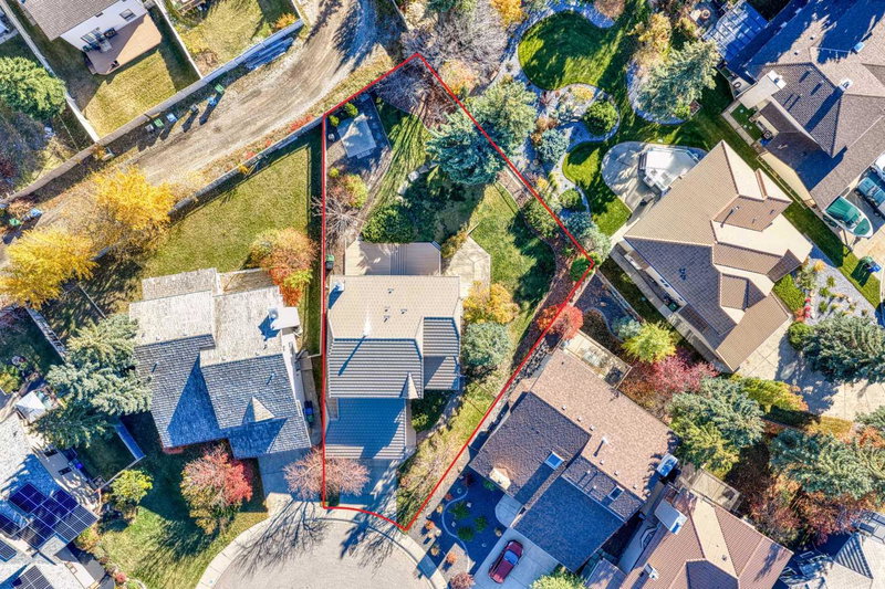 Image 2 of listing MLS® A2352929