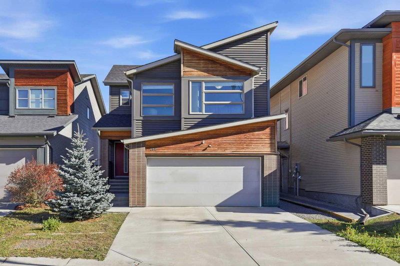 Image 1 of listing MLS® A2352948