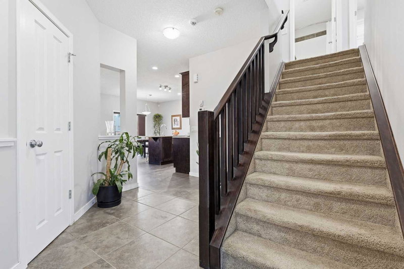 Image 3 of listing MLS® A2352948