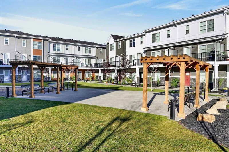 Image 3 of listing MLS® A2353031