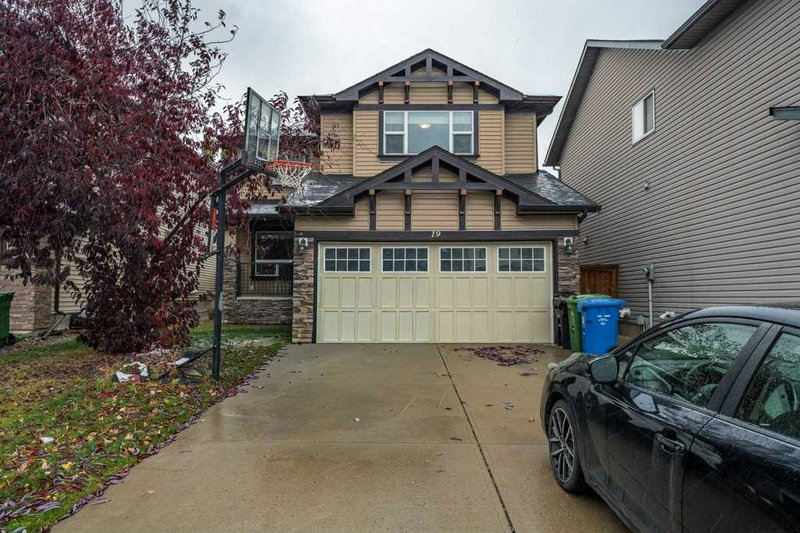 Image 1 of listing MLS® A2353066