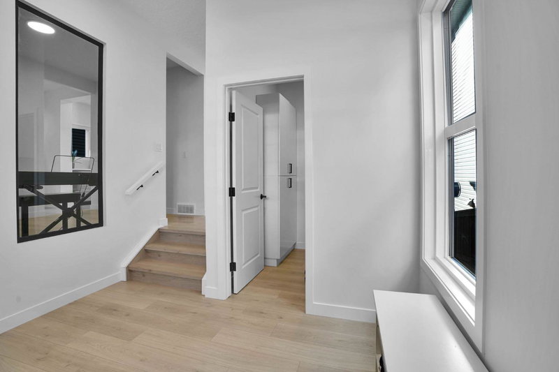 Image 3 of listing MLS® A2353067