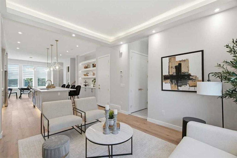 Image 3 of listing MLS® A2353068