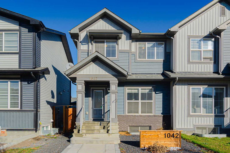 Image 1 of listing MLS® A2353074