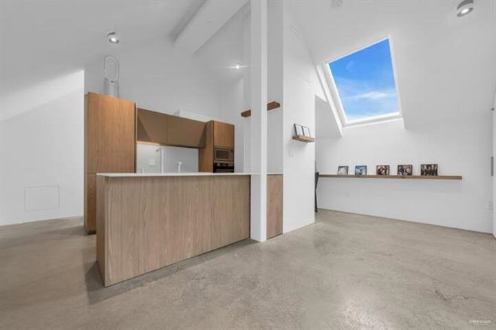 Image of home for listing MLS® R3064033