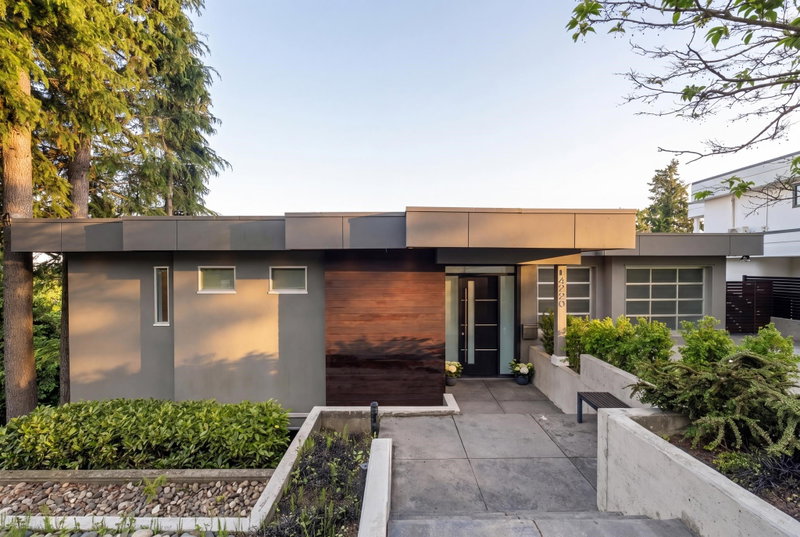 Image of home for listing MLS® R3125205