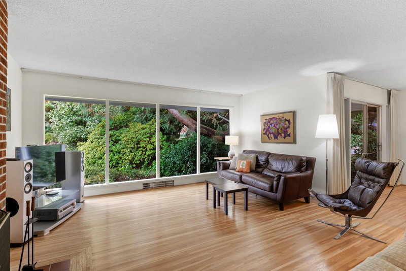 Image 2 of listing MLS® R3173480