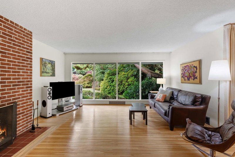Image 3 of listing MLS® R3173480