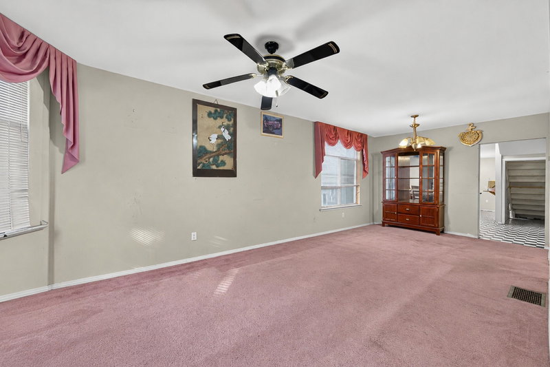 Image 2 of listing MLS® R3174513
