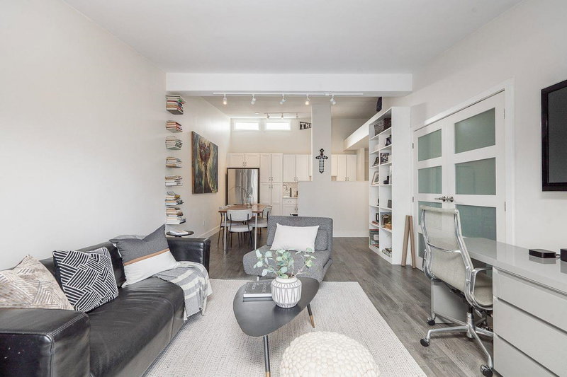 Image 2 of listing MLS® R3174569