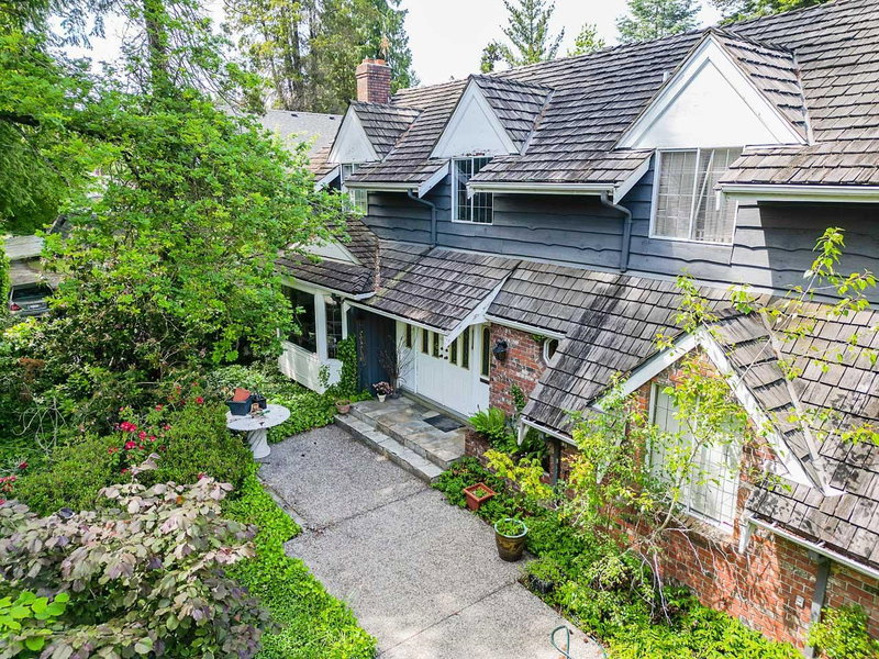 Image 2 of listing MLS® R3174570