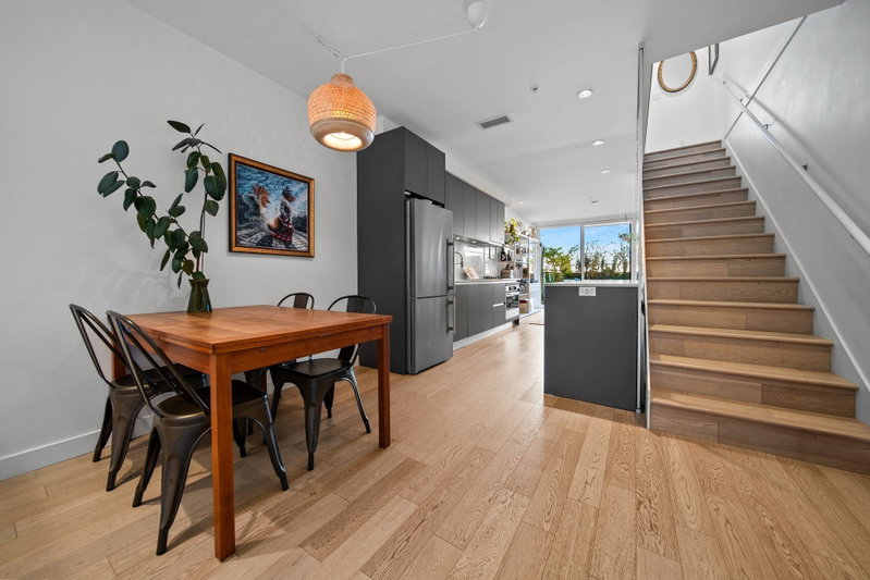 Image 2 of listing MLS® R3174605
