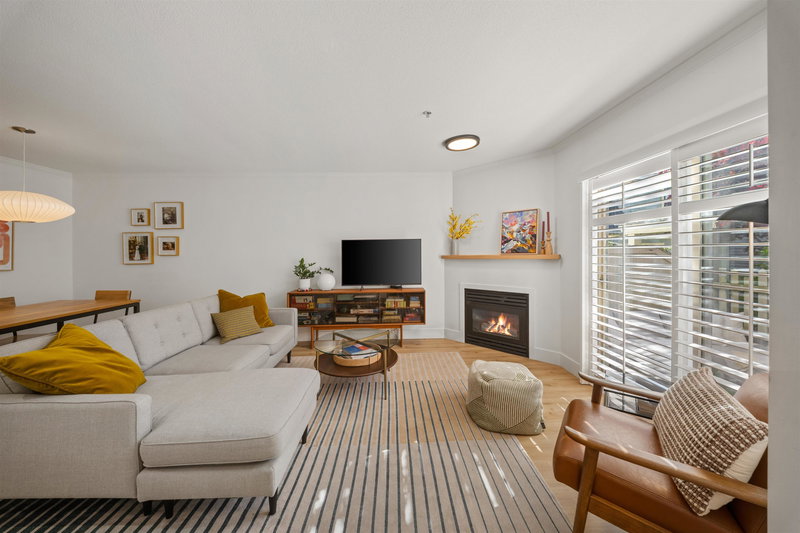 Image 2 of listing MLS® R3174633