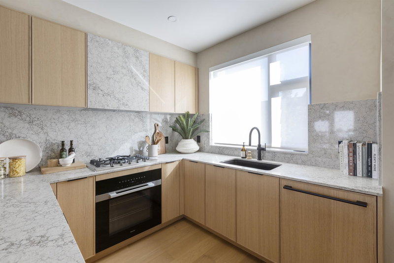 Image 3 of listing MLS® R3175136