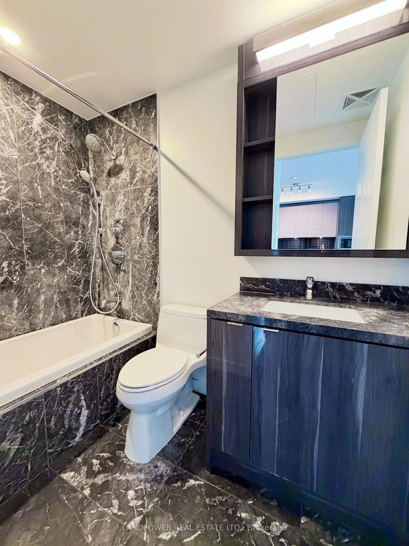 Image 3 of listing MLS® C13886286