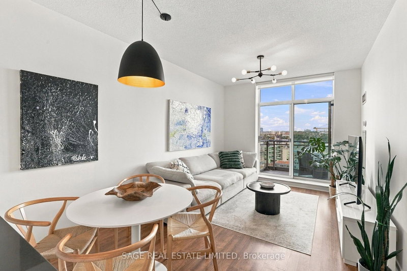 Image 1 of listing MLS® C14030088