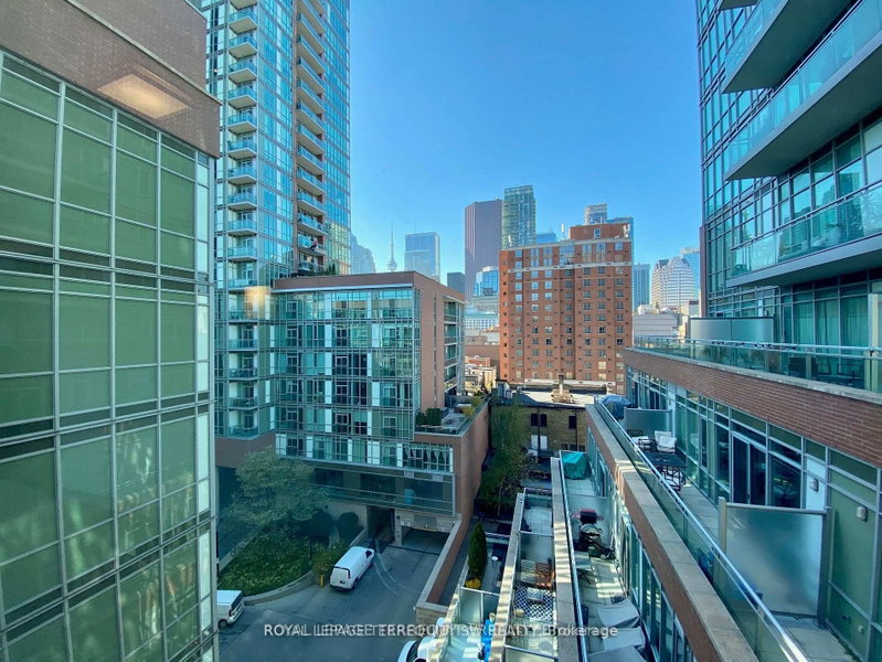 Image of home for listing MLS® C14083346