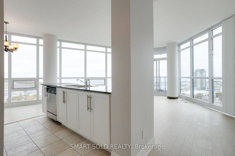 Image 1 of listing MLS® C14087604