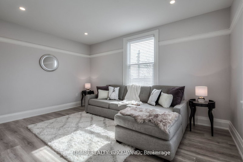 Image of home for listing MLS® E13876312