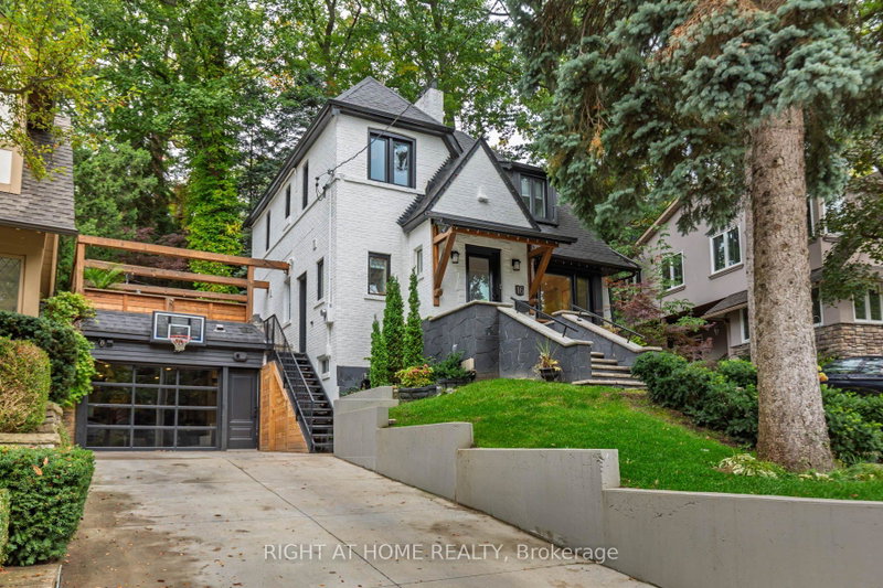 Image 2 of listing MLS® E14030052