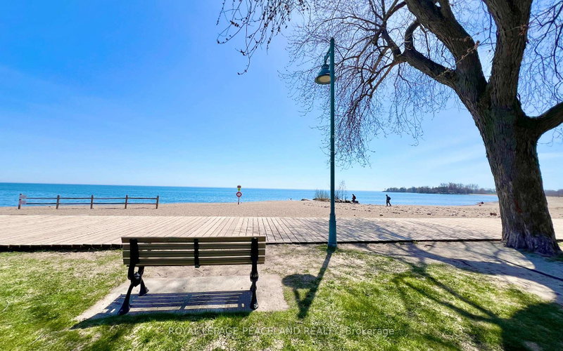 Image 1 of listing MLS® E14087082