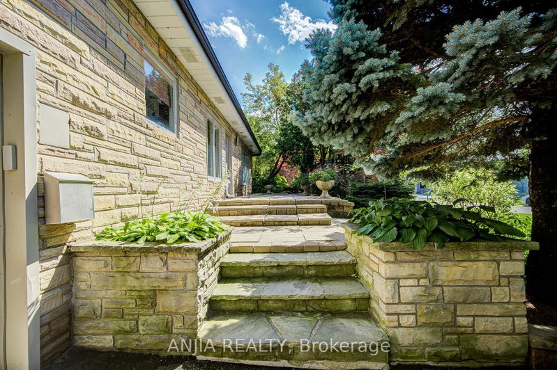 Image of home for listing MLS® N14030996