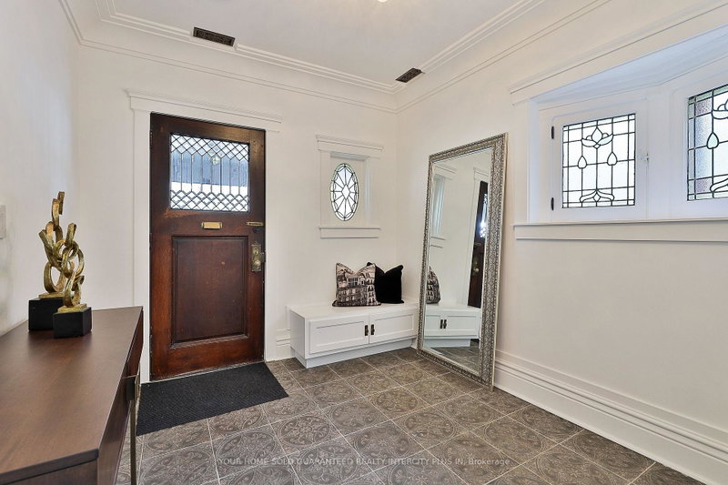 Image of home for listing MLS® W13864352
