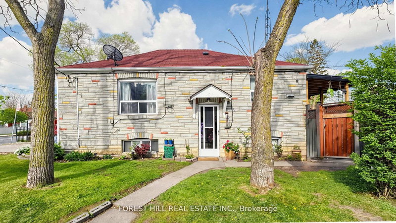 Image 3 of listing MLS® W13885260
