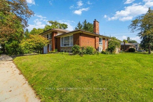 Image 2 of listing MLS® W13885612