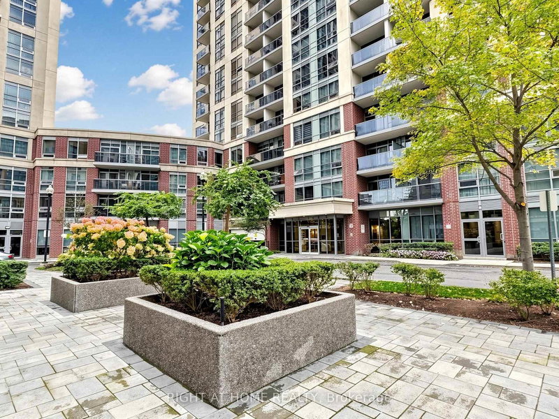 Image 3 of listing MLS® W14029996