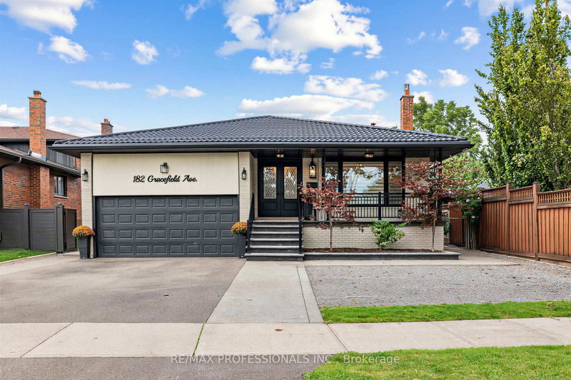 Image 2 of listing MLS® W14087860