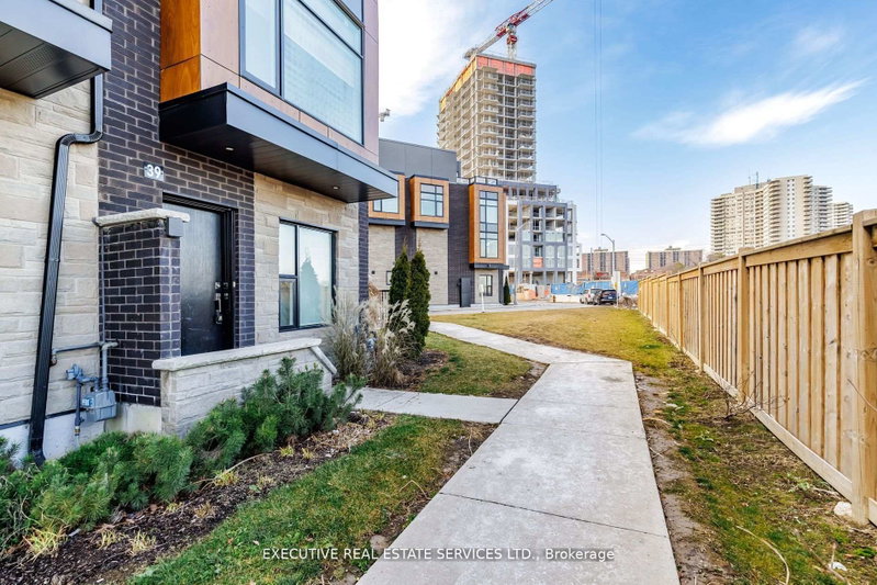 Image of home for listing MLS® W14121364