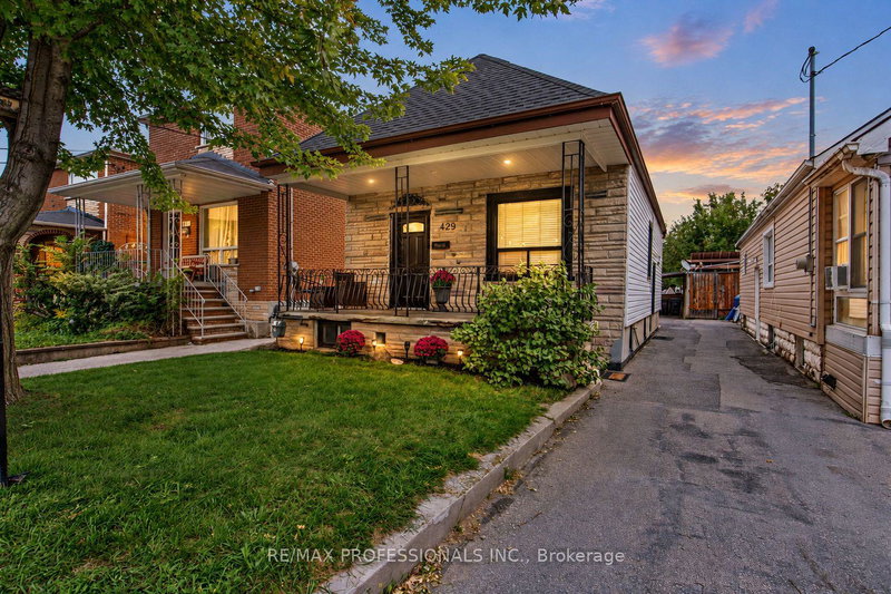 Image of home for listing MLS® W14122536