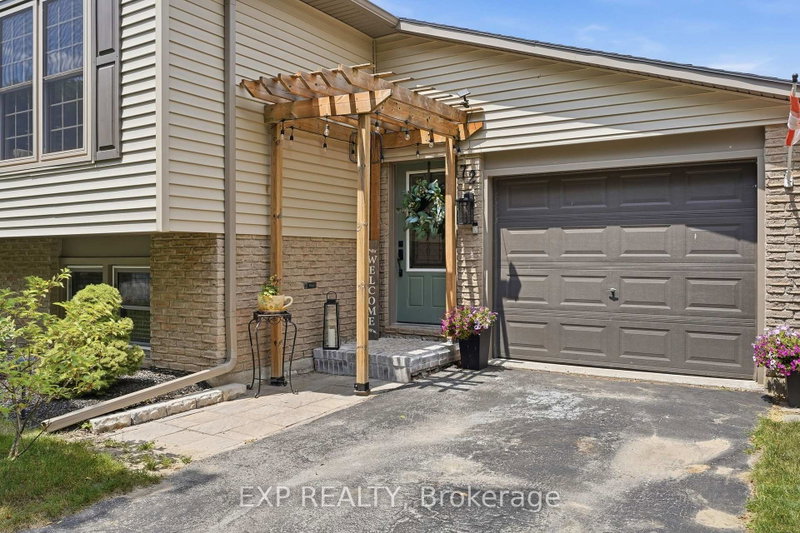 Image 3 of listing MLS® X14030700