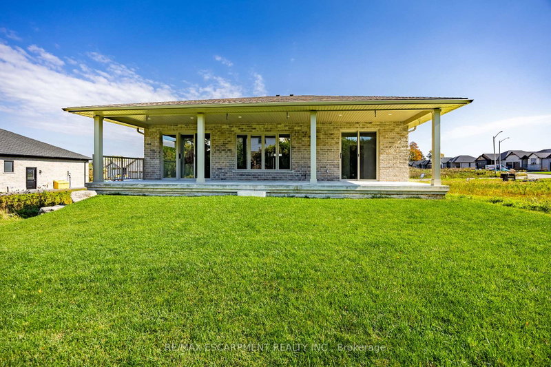 Image 2 of listing MLS® X14033762
