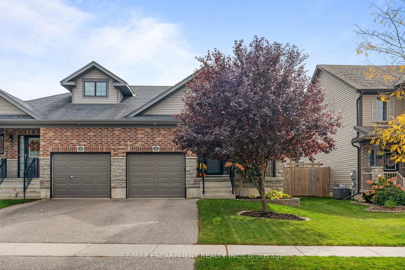 Image 2 of listing MLS® X14088752