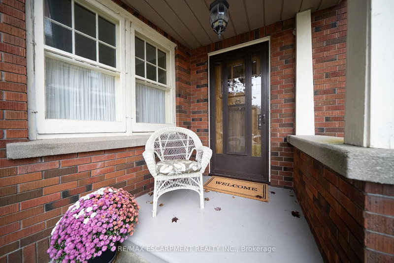 Image 3 of listing MLS® X14090184