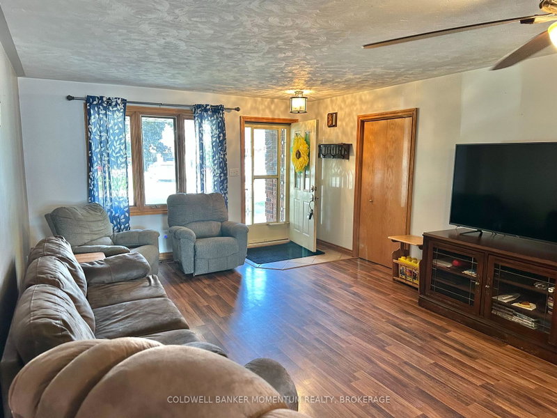 Image 3 of listing MLS® X14100958