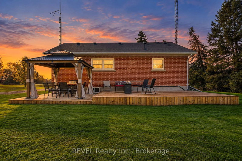 Image 2 of listing MLS® X14109024
