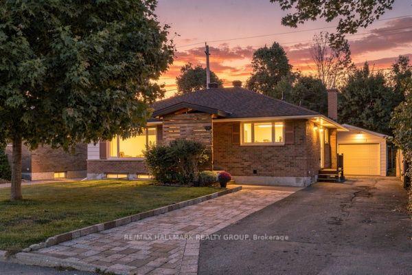 Image 2 of listing MLS® X14109224