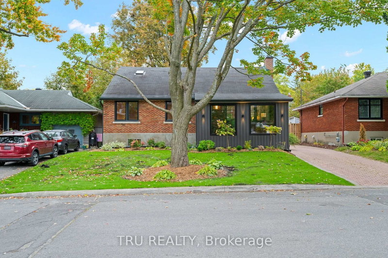 Image 2 of listing MLS® X14109358